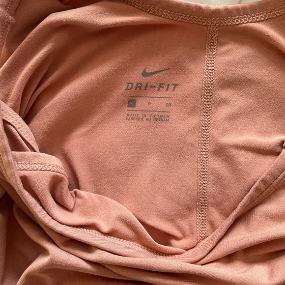 Nike Sleeveless Athletic Tank Top Size Small in Pink Salmon - Picture 5 of 8